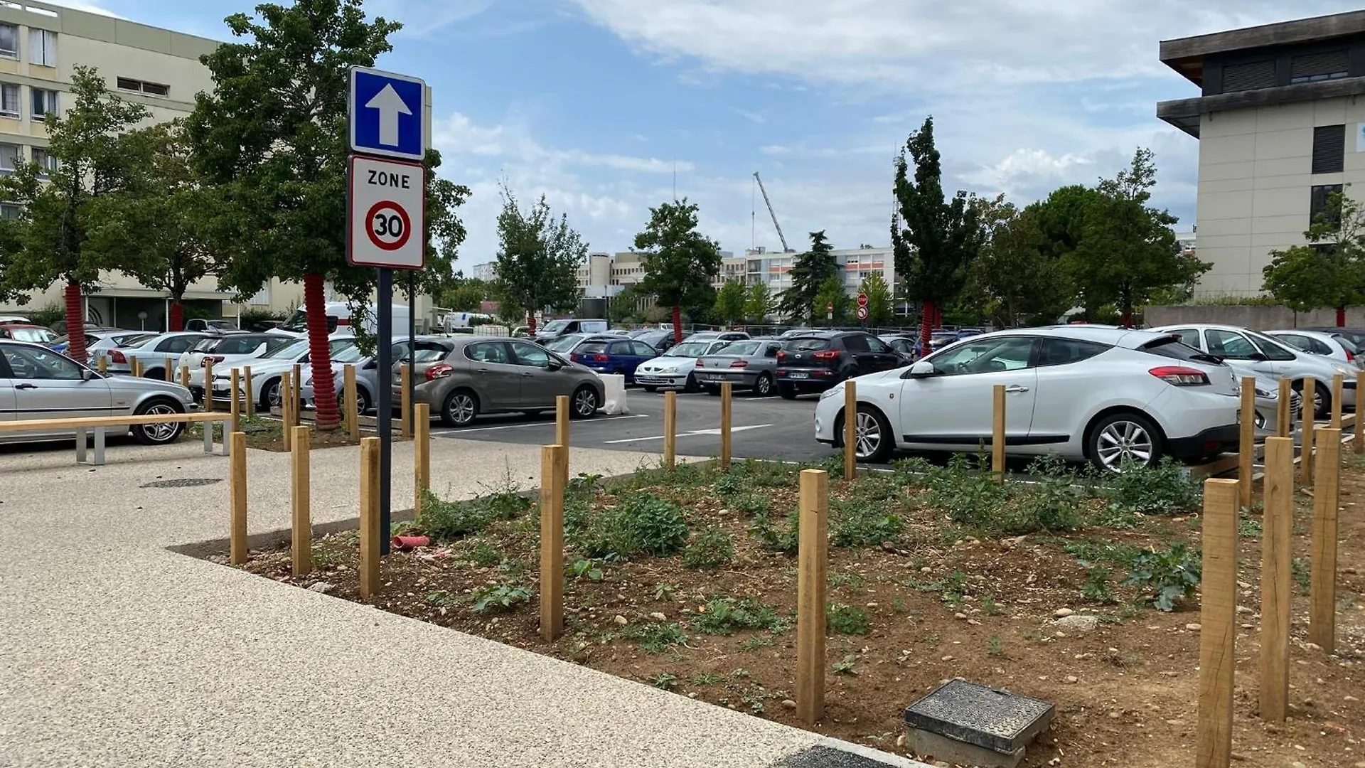 Logement 2 Chambres Spacieux Lit King Verdun Parking Gratuit Valence